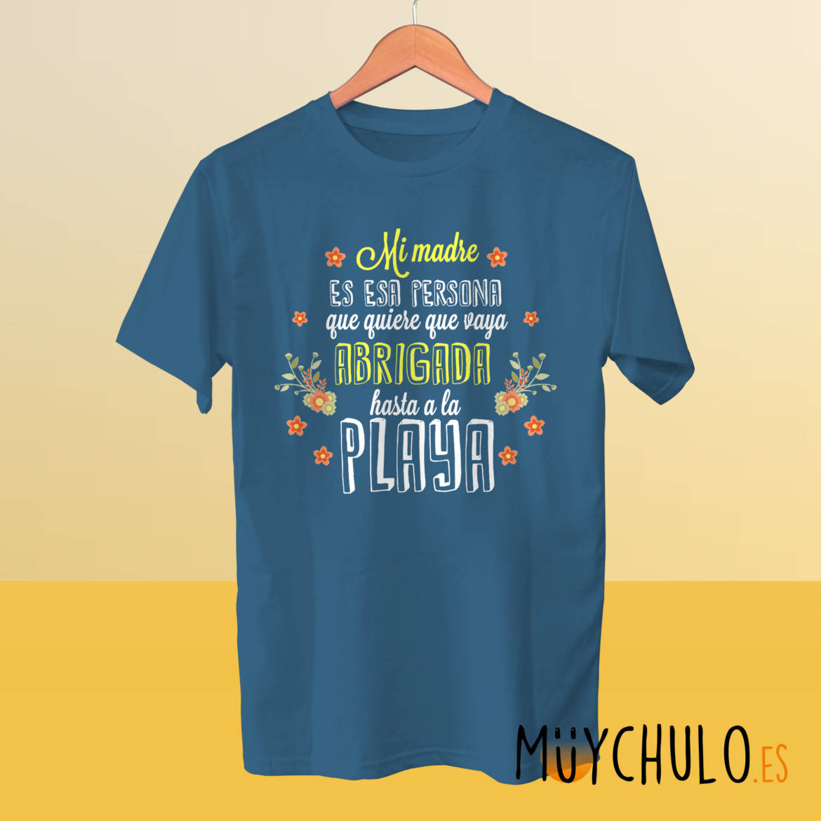 mi-madre-quiere-que-vaya-abrigada-hasta-en-la-playa_camiseta_azul.jpg