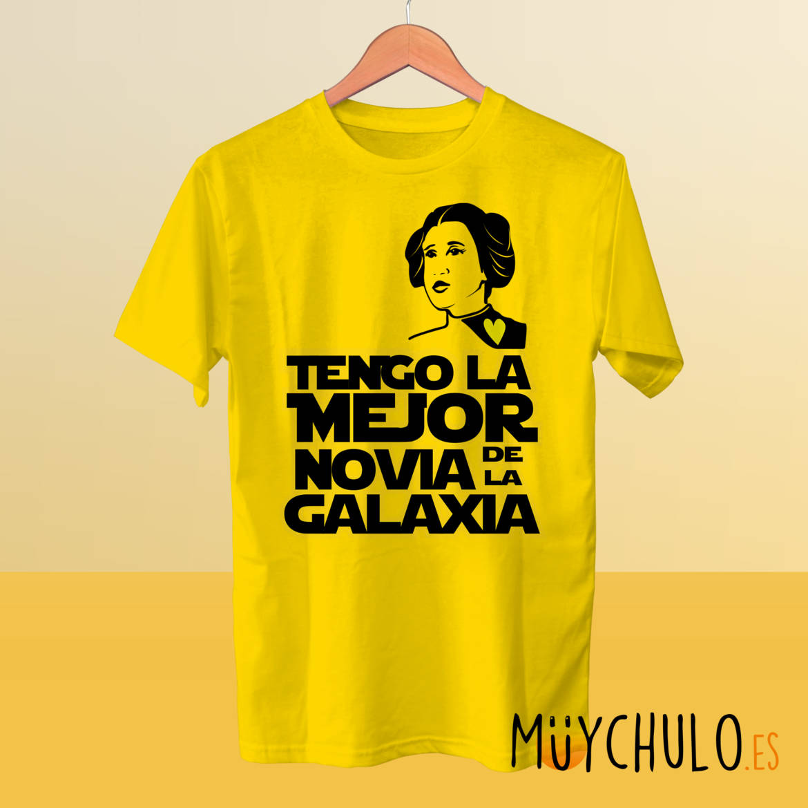 Tengo-la-mejor-novia-de-la-galaxia_camiseta_amarilla.jpg