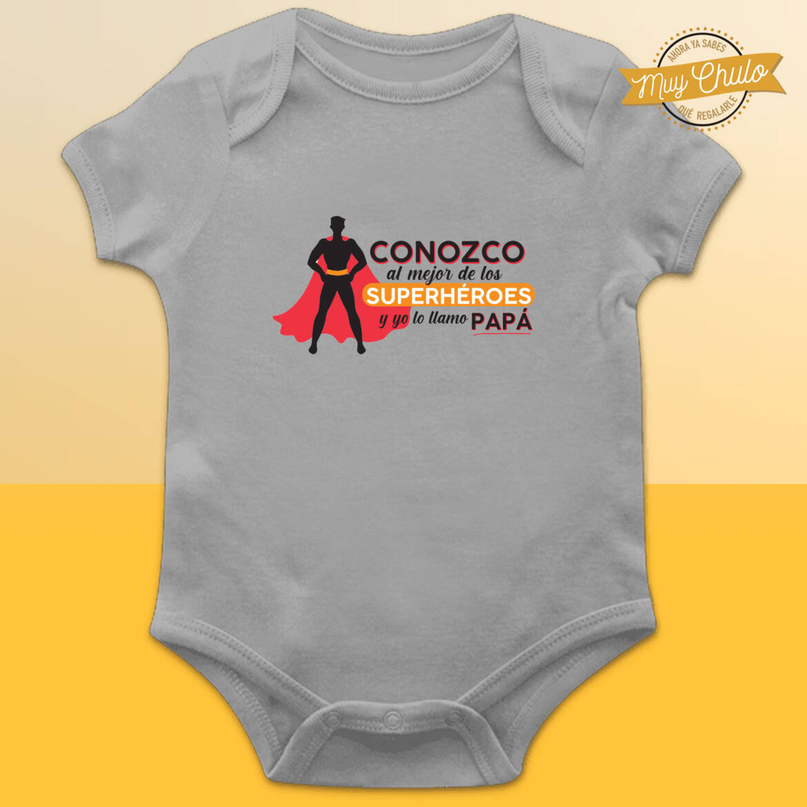 CONOZCO-AL-MEJOR-SUPERHEROE-PAPA_Body_manga_gris.jpg